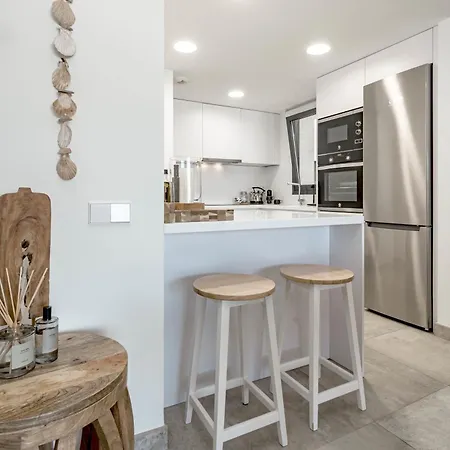 Apartment Inf2.4e - Modern 2-bed With Roof Pool Estepona
