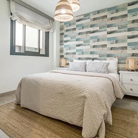 Daire Inf2.4e - Modern 2-bed With Roof Pool