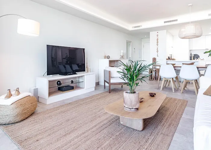 Inf2.4e - Modern 2-bed With Roof Pool Estepona