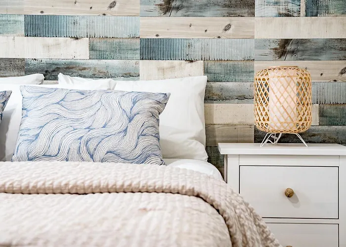 Inf2.4e - Modern 2-bed With Roof Pool Daire