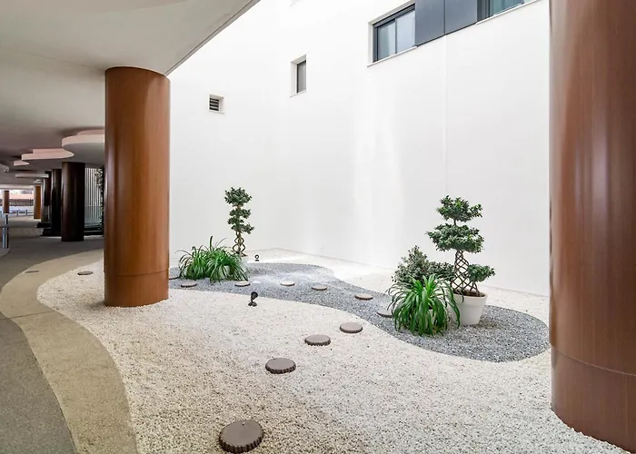 Inf2.4e - Modern 2-bed With Roof Pool Estepona